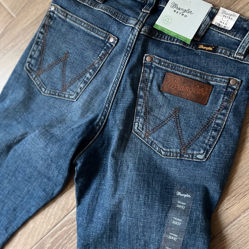 Wrangler Women’s Boot Cut Jeans - Dark Blue Denim (tags removed) - Picture 2 of 4